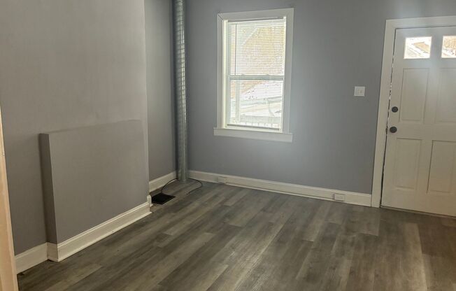 2 Bed 2 Bath Located on Balsam! Ac and Laundry!