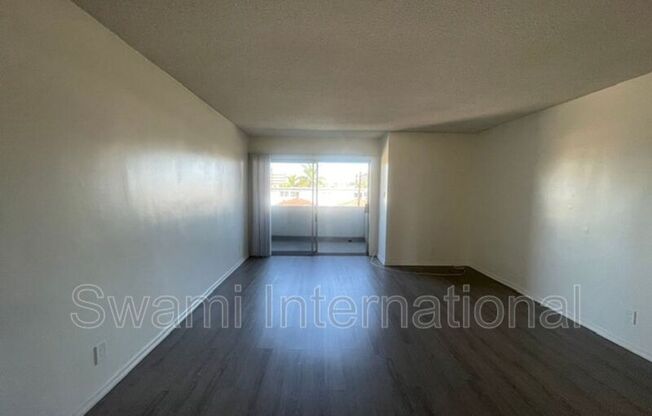 332 W REGENT ST