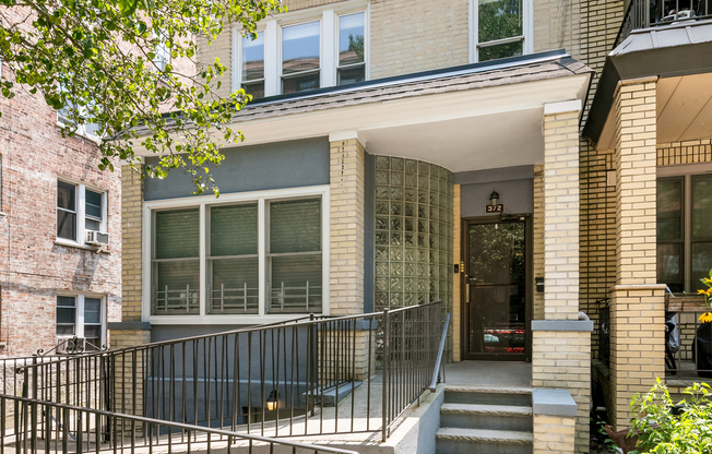 372 83 ST