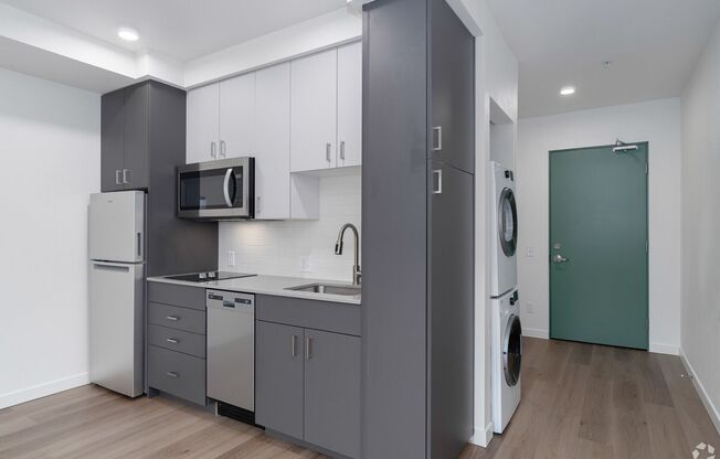 Studio, 1 bath, 361 sqft, $1,349, Unit Unit 212
