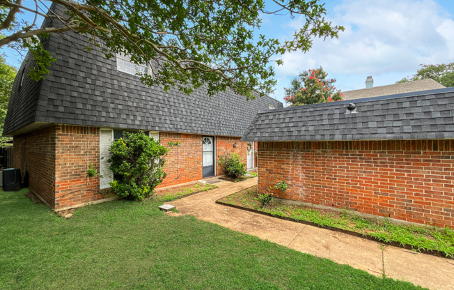 Charming Home in North Arlington