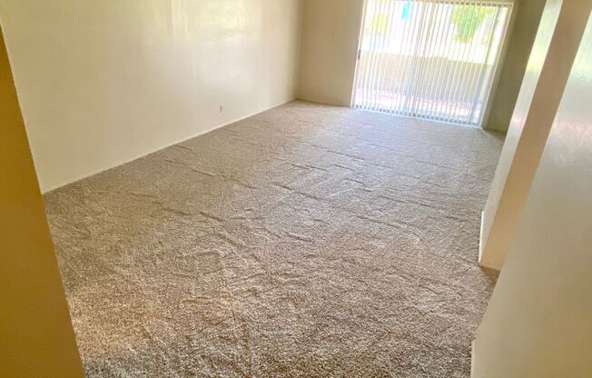 MOVE IN SPECIAL-NO RENT DUE UNTIL JANUARY 1, 2026 - 2 Bedroom 2 Bathroom in Central Phoenix