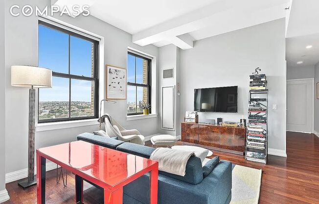 1 HANSON PL