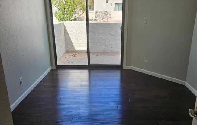 2 beds, 2.5 baths, $1,750, Unit Unit 160