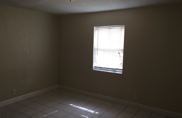 2 beds, 1 bath, $1,827