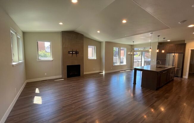 Single Level Home in Unique Bend Neighborhood