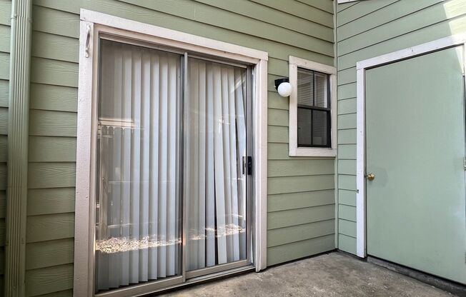 1 bed, 1.5 baths, 714 sqft, $930, Unit 03-017