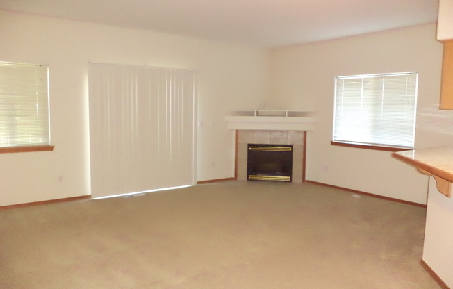 3 beds, 2.5 baths, $2,095