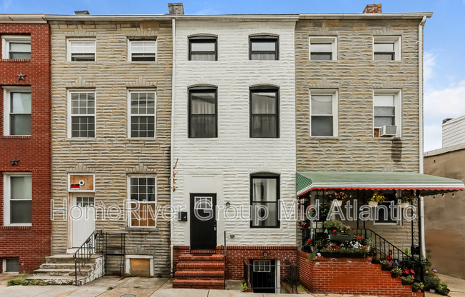 909 TRINITY ST