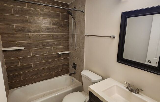 2 beds, 1.5 baths, 900 sqft, $2,895, Unit 204