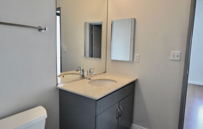 2 beds, 2 baths, $2,945, Unit Unit 411