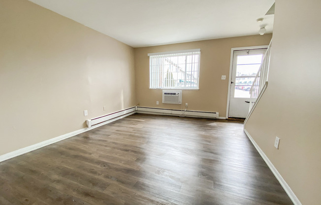 2 Bed Townhouse - Living Room