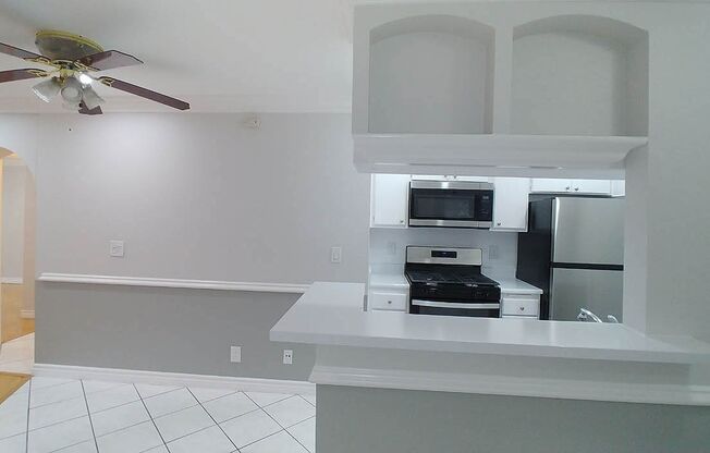 2 beds, 2 baths, 910 sqft, $2,795, Unit 401