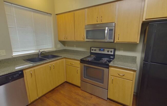 2 beds, 1.5 baths, $1,700, Unit 4