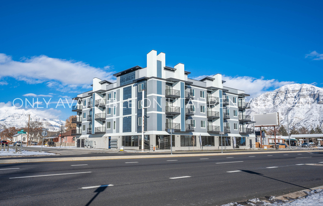 980 W CTR ST