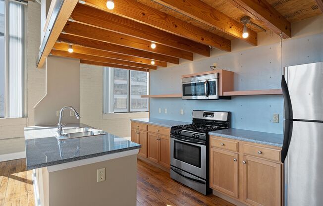 1 bed, 1 bath, 1,439 sqft, $1,653, Unit 3301-211