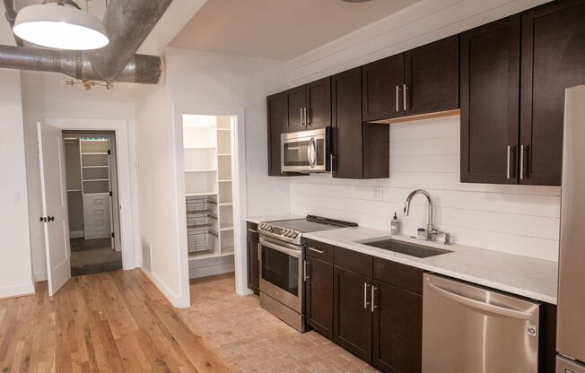 1 bed, 1 bath, $2,650, Unit Unit #126