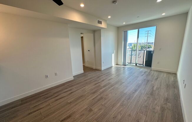 1 bed, 1 bath, 650 sqft, $3,200, Unit 403