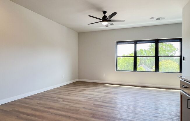 Studio, 1 bath, 730 sqft, $1,635, Unit SC 1408-215