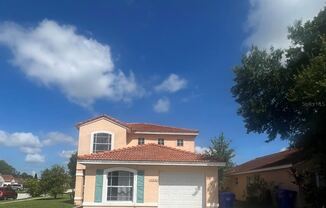 2314R Santa Ana St