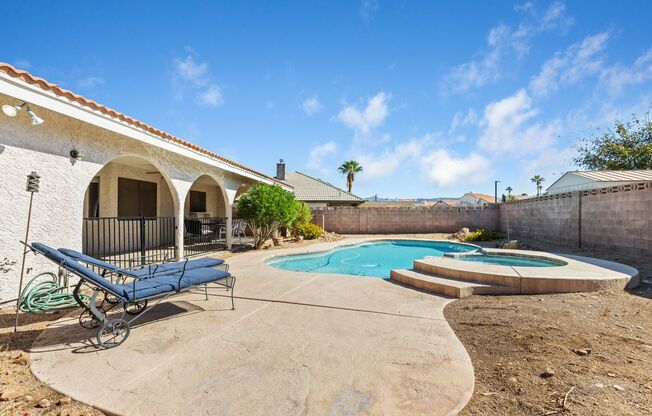 3 beds, 2 baths, $2,790