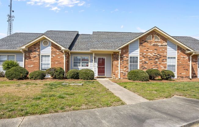 Beautiful Townhome 2Bed/ 1 Bath