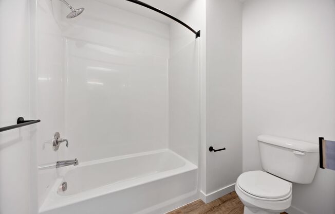 2 beds, 1 bath, 1,041 sqft, $2,250, Unit 105