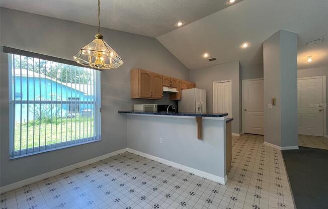 737 SWAN WAY