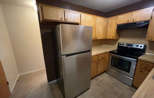 1 bed, 1 bath, $725, Unit 1305 Willow Springs Rd Unit C