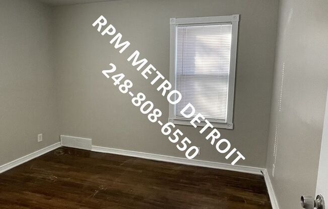 4 beds, 1 bath, $1,350, Unit (RRR)