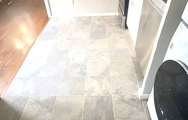 1 bed, 1 bath, 800 sqft, $1,295, Unit Unit 9-D