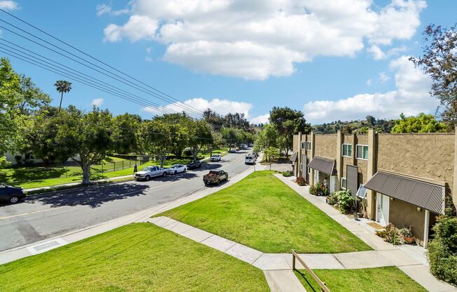 2 beds, 1 bath, 675 sqft, $2,300, Unit 18