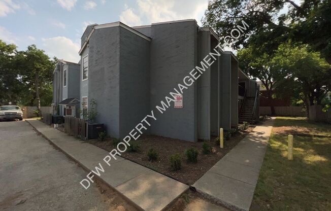 Two Bedroom, One Bathroom Apartment Home for Lease near UNT in Denton On Fry St