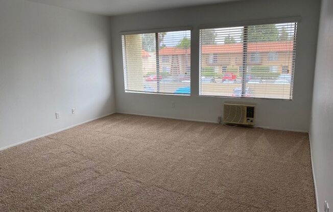 2 beds, 1.5 baths, $2,200, Unit 32