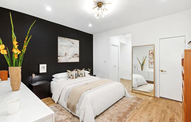 207 E 21 ST