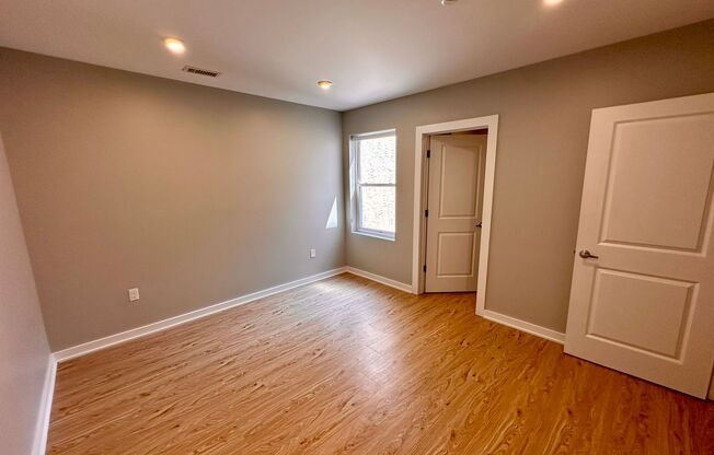 2 beds, 2 baths, 900 sqft, $2,050, Unit 3D