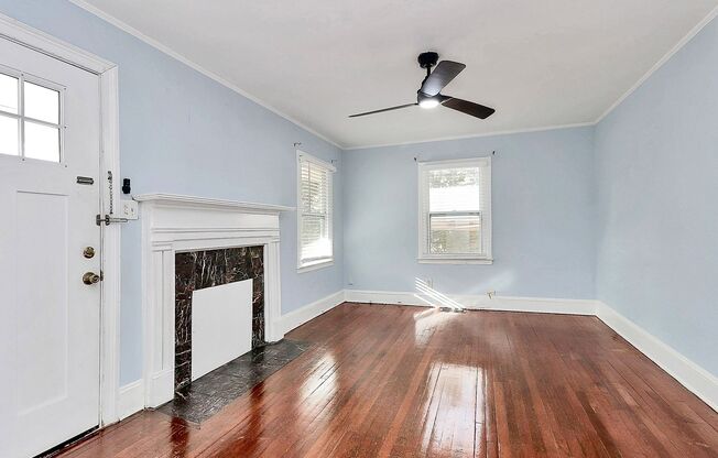 Cozy 2 Bedroom Home in Oakhurst!