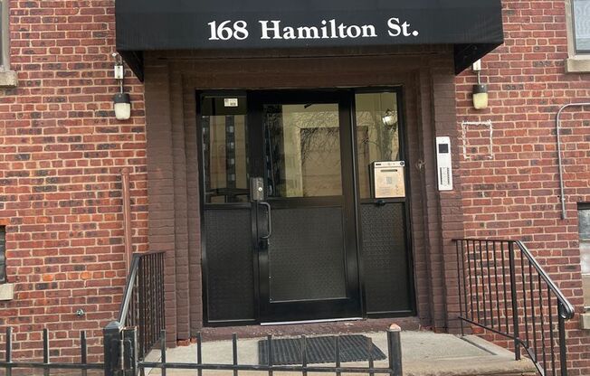 1 bed, 1 bath, 800 sqft, $1,550, Unit 158-303