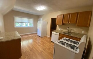 2 beds, 1 bath, 1,600 sqft, $2,100, Unit 3