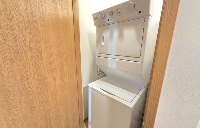 1 bed, 1 bath, 756 sqft, $1,195, Unit 3400 301