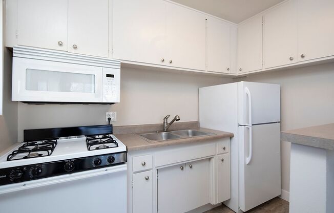 Studio, 1 bath, $2,195, Unit 25-12