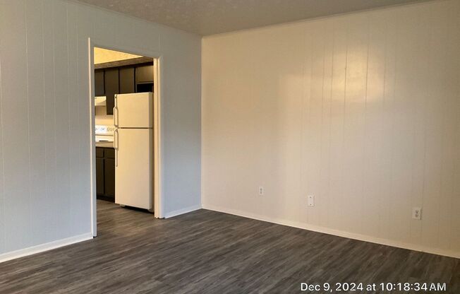 2 beds, 1 bath, 872 sqft, $1,350, Unit 01930