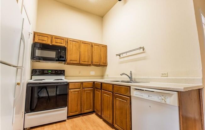 Somerset Condos #206
