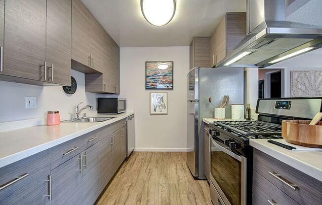1 bed, 1 bath, $2,595, Unit 25-09