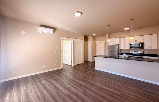 1 bed, 1 bath, 707 sqft, $1,550, Unit 406