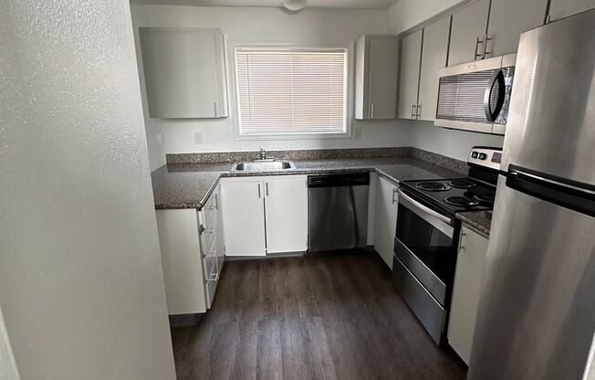 2 beds, 1 bath, 900 sqft, $1,495, Unit 41