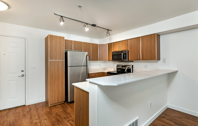 1 bed, 1 bath, 680 sqft, $1,945, Unit 410