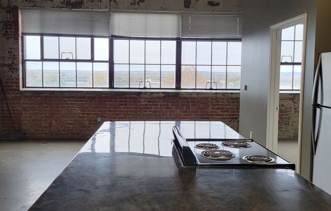 3 beds, 2 baths, 1,144 sqft, $999, Unit 632