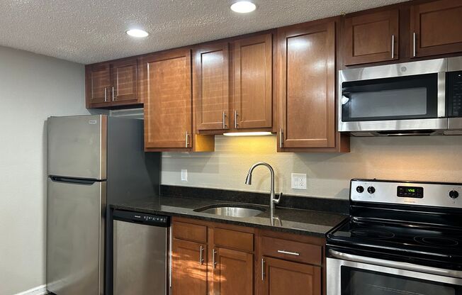 1 bed, 1 bath, 576 sqft, $1,095, Unit 168