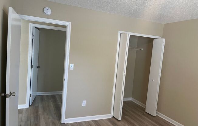 1 bed, 1 bath, 576 sqft, $1,250, Unit 16-H